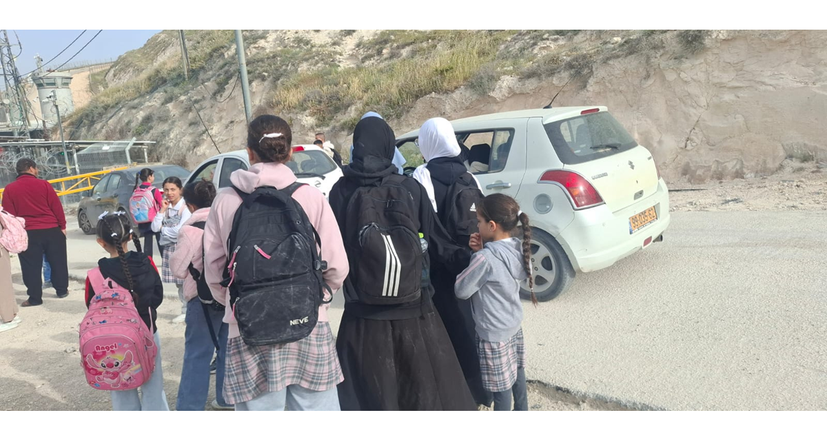 قوات الاحتلال تمنع طلاب مدارس جبل المكبر من دخول حاجز الشياح